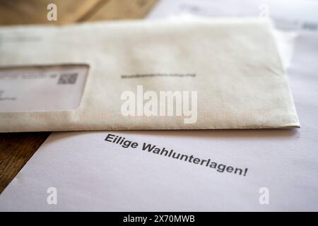 Versiegelte Wahlunterlagen für die Europawahl 2024 14.05.24, Limbourg : Symbolfoto, Illustrationsbild, Symbolbild, Illustrationsfoto Versiegelte Wahlunterlagen für die Europawahl 2024 Sicher verschlossene Wahlunterlagen bereit für die Europawahl vom 6. bis 9. Juni 2024, BEI der in der Europäischen Union etwa 400 Millionen Menschen wahlberechtigt sind Limburg Hessen Allemagne *** documents de vote scellés pour les élections européennes de 2024 14 05 24, Limburg symbole photo, illustration image, illustration image symbole, illustration photo photos documents de vote scellés pour les élections européennes de 2024 vote scellés faites Banque D'Images