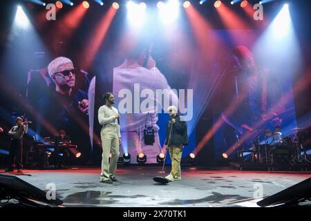 Vérone, Italie. 16 mai 2024. Les auteurs-compositeurs italiens Gazzelle, pseudonyme de Flavio Bruno Pardini, sont en duo avec Marco Mengoni sur scène à l'Arena di Verona pour sa performance live spéciale le 16 mai 2024 à Vérone, en Italie. (Photo de Roberto Tommasini/NurPhoto) crédit : NurPhoto SRL/Alamy Live News Banque D'Images