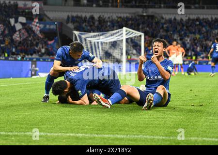 Shanghai Shenhua Football Club a battu Qingdao Hainiu Football Club avec 2-0 au douzième tour de la Super League chinoise (CSL) 2024 à Shanghai, Banque D'Images