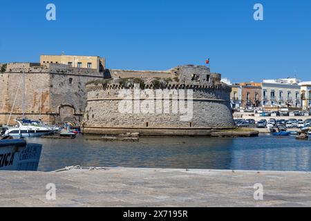 GALLIPOLI, ITALIE, 16 JUILLET 2022 - vue du château de Gallipoli, province de Lecce, Pouilles, Italie Banque D'Images