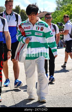 Imola, Italie. 17 mai 2024. Zhou Guanyu (CHN) Sauber. 17.05.2024. Championnat du monde de formule 1, Rd 7, Grand Prix d'Emilie Romagne, Imola, Italie, Journée d'entraînement. Le crédit photo devrait se lire : XPB/Alamy Live News. Banque D'Images