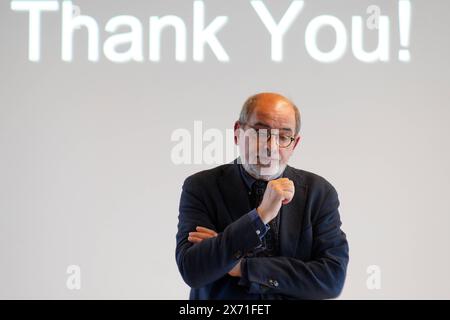 Professeur Vittorio Gallese gehört zu den Entdeckern der Spiegelneuronen. Vortrag an der Universität Tübingen, Baden-Württemberg, Deutschland *** le Professeur Vittorio Gallese est l'un des découvreurs des neurones miroirs à l'Université de Tübingen, Baden Württemberg, Allemagne Banque D'Images