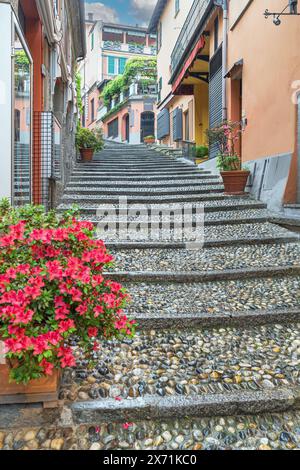 Les marches de la célèbre Salita Serbelloni à Bellagio sur le lac de Côme en Italie Banque D'Images