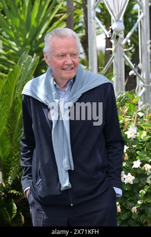 Cannes, France. 17 mai 2024. CANNES, FRANCE. 17 mai 2024 : Jon Voight au Megalopolis Photocall au 77ème Festival de Cannes. Crédit photo : Paul Smith/Alamy Live News Banque D'Images