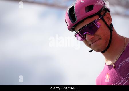 Riccione, Italie. 17 mai 2024. Milan Jonathan (Team Lidl - Treck) le départ de l'étape 13 du Giro d'Italia de Riccione à Cento, 17 mai 2024 Italie. (Photo de Marco Alpozzi/LaPresse) crédit : LaPresse/Alamy Live News Banque D'Images