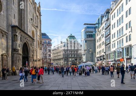 Vienne, Autriche. Stock im Eisen, belle maison baroque ancienne, située à Stefansplatz, à l'angle de la rue Graben et de la rue Karntner Straße Banque D'Images