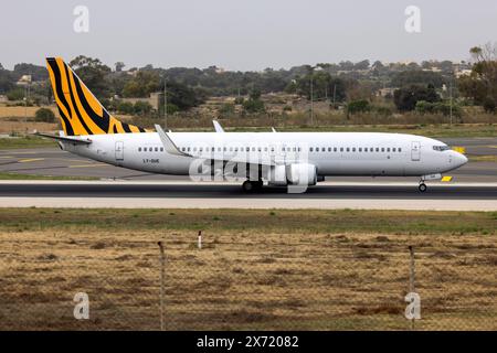 GetJet Airlines Boeing 737-8FE (Reg. : LY-DUE) arrivée en location avec KM Malta Airlines. Banque D'Images