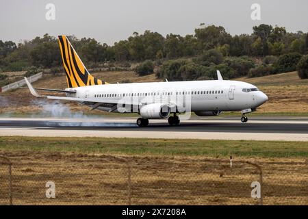 GetJet Airlines Boeing 737-8FE (Reg. : LY-DUE) arrivée en location avec KM Malta Airlines. Banque D'Images