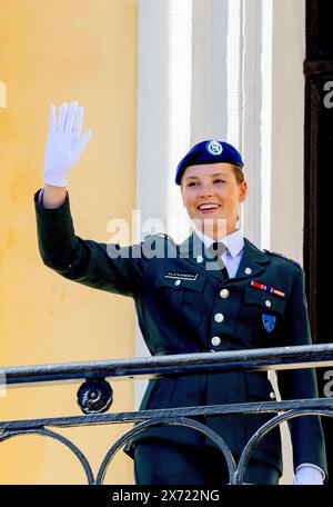 Oslo, norvégien. 17 mai 2024. Princesse Ingrid Alexandra de Norvège célébrant la fête nationale au balcon du palais royal à Oslo, Norvège crédit : Albert Nieboer POINT THE vue OUT/dpa/Alamy Live News Banque D'Images