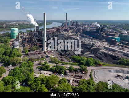 Duisbourg, région de la Ruhr, Rhénanie du Nord-Westphalie, Allemagne - HKM Huettenwerk Krupp Mannesmann à Duisburg-Huettenheim sur le Rhin, sidérurgique thyss Banque D'Images