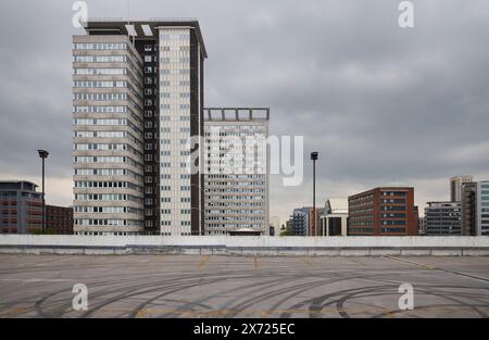 Croydon Skyline avec Apollo House Banque D'Images
