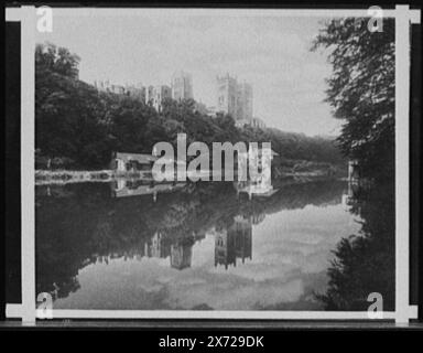 Cathédrale de Durham, Angleterre, titre de la veste., image vidéocassette latéralement inversée., Detroit Publishing Co. No. 0882., Gift ; State Historical Society of Colorado ; 1949, Cathedrals. , Rivers. , Angleterre, Durham, Durham. Banque D'Images