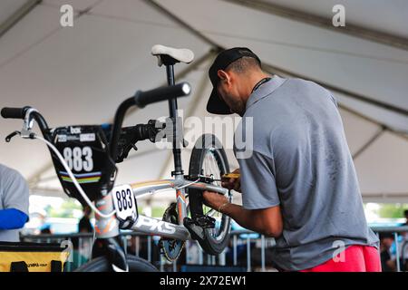 Rock Hill, États-Unis. 16 mai 2024. Photo Alex Whitehead/SWpix.com - 16/05/2024 - cyclisme - Championnats du monde UCI BMX Racing 2024 - Rock Hill, Caroline du Sud, États-Unis - mécanique crédit : SWpix/Alamy Live News Banque D'Images