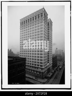 Dime Bank, Detroit, Mich., '435-T' sur négatif., 'Dime Savings Bank Building' sur bâtiment ; 'Lanquist & Illsley co. Builders' sur panneau., Detroit Publishing Co. X 1269., cadeau ; State Historical Society of Colorado ; 1949, gratte-ciel. , Immeubles de bureaux. , Banques. , Industrie de la construction. , États-Unis, Michigan, Detroit. Banque D'Images