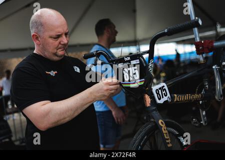 Rock Hill, États-Unis. 16 mai 2024. Photo Alex Whitehead/SWpix.com - 16/05/2024 - cyclisme - Championnats du monde UCI BMX Racing 2024 - Rock Hill, Caroline du Sud, États-Unis - mécanique crédit : SWpix/Alamy Live News Banque D'Images