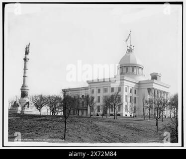 Historic Capitol Hill, Montgomery, Ala., Confederate Monument à gauche., également disponible comme tirage photographique dans LE LOT 9050 avec copie négative LC-USZ62-59709 (copie film noir et blanc nég.)., négatif fissuré en haut à droite et collé sur la deuxième feuille de verre., 'G 3646' sur négatif., Detroit Publishing Co. No. 019431., Gift ; State Historical Society of Colorado ; 1949, Capitols. , Monuments et mémoriaux. , États-Unis, Alabama, Montgomery. Banque D'Images