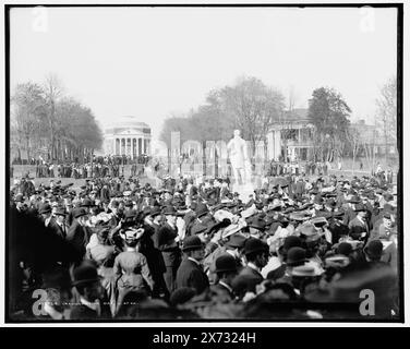 Inauguration Day, U. de Va., 'G 2665' sur négatif., Detroit Publishing Co. No. 018424., Gift ; State Historical Society of Colorado ; 1949, Université de Virginie. , Universités et collèges. , Foules. , Rites et cérémonies. , États-Unis, Virginie, Charlottesville. Banque D'Images