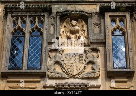 Somerset, Royaume-Uni - 13 septembre 2023 : détail extérieur du porche sans sou dans la belle ville de Wells dans le Somerset, Royaume-Uni. Banque D'Images