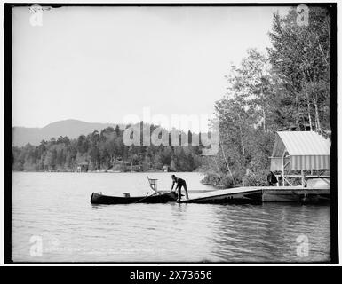 Tous Regis Mountain from Upper fait Regis Lake, Adirondack Mountains, 'G 1471' on Negative., Detroit Publishing Co. no. 016797., Gift ; State Historical Society of Colorado ; 1949, Mountains. , Lacs et étangs. , Quais et quais. , États-Unis, New York (État), Saint Regis Mountain. , États-Unis, New York (État), Upper Saint Regis Lake. , États-Unis, New York (État), Adirondack Mountains. Banque D'Images