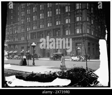 Entrée à Auditorium annex, Chicago, Ill., titre de veste., peut-être par Hans Behm., Detroit Publishing Co. No. 034691., Gift ; State Historical Society of Colorado ; 1949, auditoriums. , Rues. , États-Unis, Illinois, Chicago. Banque D'Images