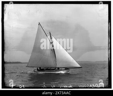 Dragoon, attribution basée sur le style du titre et de la numérotation., probablement Larchmont Yacht Club., '30' et 'Lt.' sur négatif., No Detroit Publishing Co., cadeau ; State Historical Society of Colorado ; 1949, Dragoon (Yacht) , Yachts. Banque D'Images