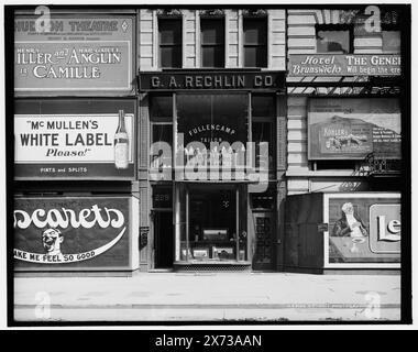 Detroit Photographic Company, 229 Fifth Avenue, N.Y., vue du magasin, titre de la veste., Detroit Publishing Co. no. 043152., Gift ; State Historical Society of Colorado ; 1949, Detroit Publishing Co., Photographic studios. , Installations commerciales. , Panneaux d'affichage. , États-Unis, New York (State), New York. Banque D'Images