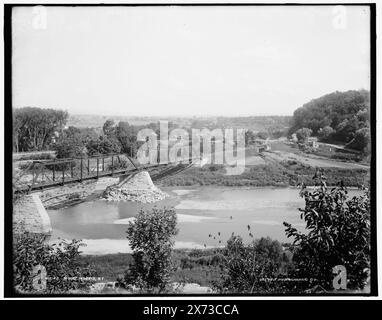 Mount Morris, New York, titre à Detroit, catalogue J (1901) : gare ferroviaire, Mount Morris, New York., Detroit Publishing Co. 012127., Gift ; State Historical Society of Colorado ; 1949, Railroad stations. , Ponts de chemin de fer. , Rivers. , États-Unis, New York (État), Mount Morris. Banque D'Images