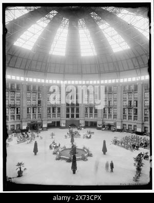 L'atrium, West Baden Springs Hotel, West Baden, Indiana, titre de la veste., négatifs sont des variantes., 'WHJ 1366' et 'dup' sur un négatif A ; 'WHJ 1368' et 'dup' sur un négatif B., Detroit Publishing Co. no. 033009., Gift ; State Historical Society of Colorado ; 1949, Hôtels. , Centres de santé. , Atriums. , États-Unis, Indiana, West Baden. Banque D'Images