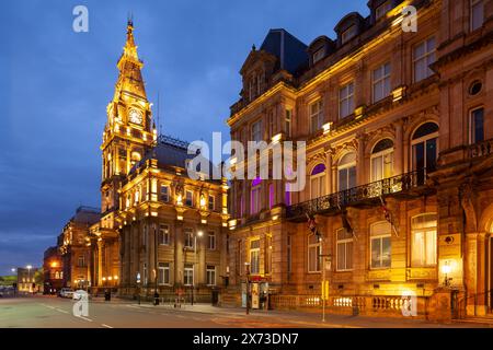 Aube à l'hôtel Municipal sur Dale Street dans le centre-ville de Liverpool. Banque D'Images