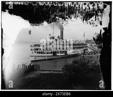 Steamer Put-in-Bay, titre de veste., Detroit Publishing Co. No. 500849., Gift ; State Historical Society of Colorado ; 1949, Put-in-Bay (bateau à vapeur), bateaux à vapeur. , Quais et quais. Banque D'Images