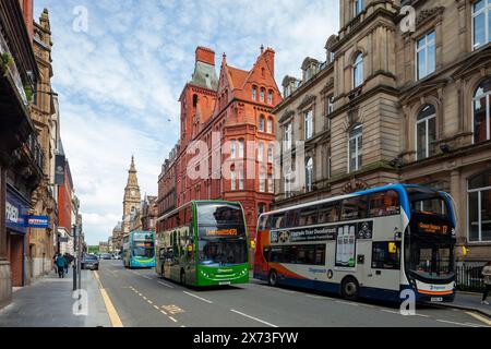 Bus à impériale sur Dale Street dans le centre-ville de Liverpool. Banque D'Images