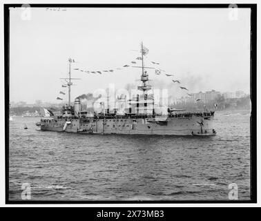 Le cuirassé français Justice, 'G 6487' sur négatif., Detroit Publishing Co. No. 022622., Gift ; State Historical Society of Colorado ; 1949, Justice (Battleship), Hudson-Fulton Celebration, 1909. , Cuirassés, français. , Défilés navals et cérémonies. , États-Unis, New York (État), Hudson River. Banque D'Images