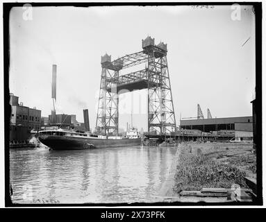 Halstead Street Lift Bridge, Chicago, Ill., titre tiré de la veste., 'G 8278' sur négatif., Detroit Publishing Co. No. 500193., Gift ; State Historical Society of Colorado ; 1949, vertical lift bridges. , Cargos. , États-Unis, Illinois, Chicago. Banque D'Images