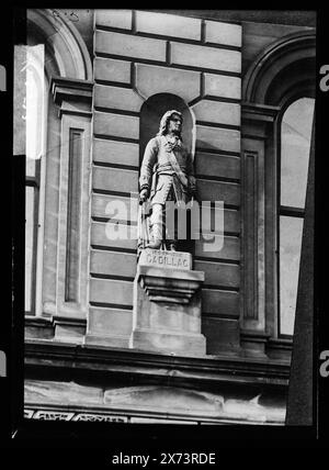 Statue Cadillac, titre de la veste., peut-être Hôtel de ville, Detroit, Mich., Detroit Publishing Co. no. K 2573., Gift ; State Historical Society of Colorado ; 1949, Cadillac, Antoine de la Mothe,,, 1656 (CA.)-1730, statues. , Sculpture. Banque D'Images