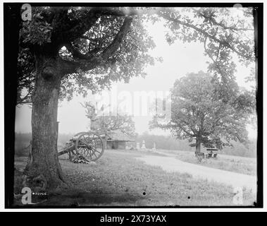 Chickamauga, Ga, Snodgrass House, Thomas' Headquarters, 'WHJ-664' sur négatif., titre tiré de la veste., Detroit Publishing Co. no. 032766., Gift ; State Historical Society of Colorado ; 1949, Cannons. , Chickamauga, Battle of, GA, 1863. , Quartier général militaire. , États-Unis, Géorgie, Chickamauga. Banque D'Images