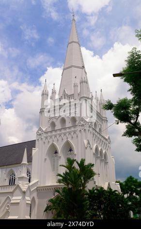 Extérieur et clocher de la cathédrale anglicane St Andrews, Singapour, Aisa Banque D'Images