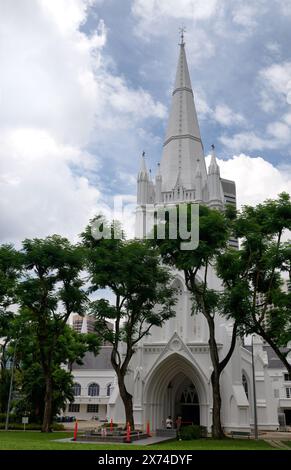 Extérieur et clocher de la cathédrale anglicane St Andrews, Singapour, Aisa Banque D'Images