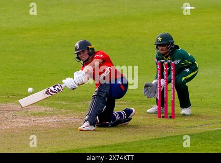 L'anglaise Alice Capsey bat lors du deuxième match féminin IT20 au County Ground de Northampton. Date de la photo : vendredi 17 mai 2024. Banque D'Images