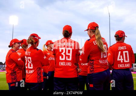 Joueuses de l'Angleterre lors du deuxième match féminin IT20 au County Ground, Northampton. Date de la photo : vendredi 17 mai 2024. Banque D'Images