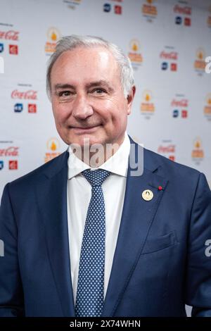 Toulouse, France. 17 mai 2024. Jean-Luc Moudenc lors du relais de la flamme au stade Ernest-Wallon de Toulouse, dans le sud-ouest de la France, le 17 mai 2024, en prévision des Jeux Olympiques de Paris 2024. Photo de Alexis Jumeau/ABACAPRESS. COM Credit : Abaca Press/Alamy Live News Banque D'Images