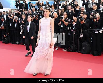 L’actrice américaine Margaret Qualley assiste à la première de genres de gentillesse au 77e Festival de Cannes, France, le vendredi 17 mai 2024. Photo de Rune Hellestad/ UPI Banque D'Images