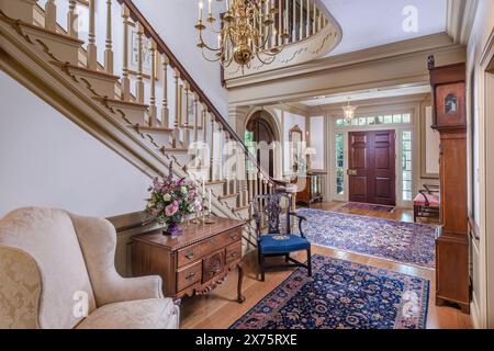 Grand escalier dans une maison élégante, Philadelphie, Pennsylvanie États-Unis Banque D'Images