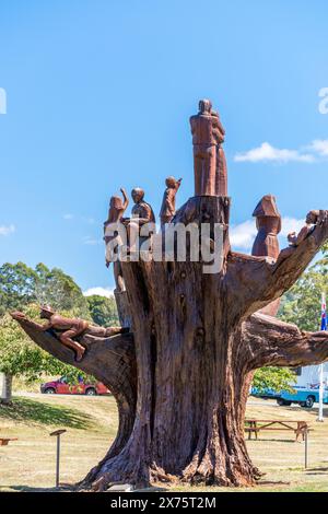 Legerwood Memorial Trees, sculpté en l'honneur des soldats tombés au combat pendant la première Guerre mondiale, Legerwood Eastern Tasmania Banque D'Images