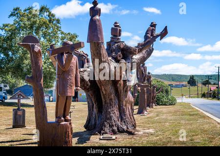 Legerwood Memorial Trees, sculpté en l'honneur des soldats tombés au combat pendant la première Guerre mondiale, Legerwood Eastern Tasmania Banque D'Images