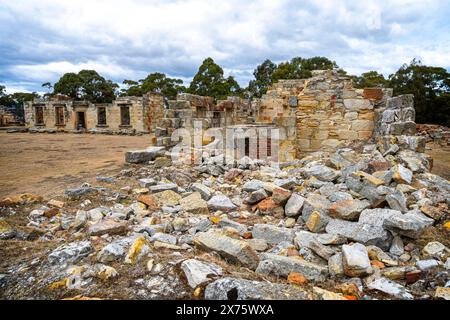 Ruines de Convict sur le site historique des mines de charbon, Ironstone Bay, Tasman Peninsula, Tasmanie Banque D'Images