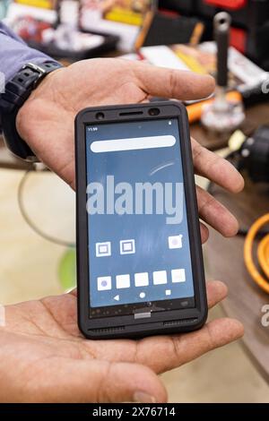 Téléphones cellulaires pour les zones dangereuses, téléphone portable antidéflagrant, téléphone à sécurité intrinsèque Banque D'Images