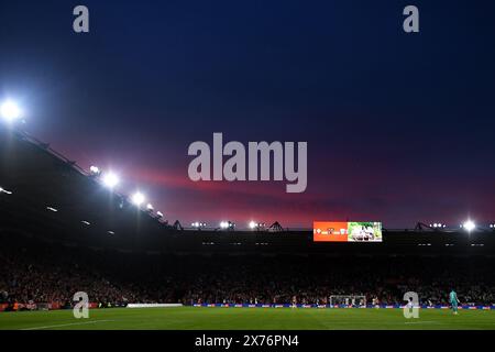 Sunset over St Marys - Southampton v West Bromwich Albion, Sky Bet Championship, Play off demi finale 2nd Leg, St Mary's Stadium, Southampton, Royaume-Uni - 17 mai 2024 usage éditorial uniquement - des restrictions DataCo s'appliquent Banque D'Images