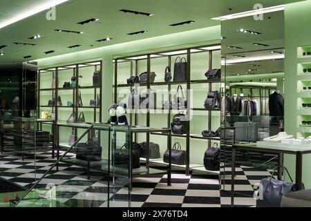 HONG KONG, CHINE - 05 DÉCEMBRE 2023 : magasin Prada à Hong Kong. Banque D'Images