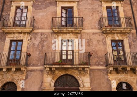 L'architecture de la Piazza Duomo, île d'Ortigia, Syracuse, Sicile Banque D'Images