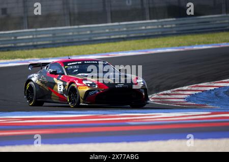 05 DEL SARTe Ruben (gbr), MILLER Josh (gbr), Mirage Racing, Aston Martin Vantage AMR GT4, action lors de la 2ème manche de la série européenne GT4 2024 propulsée par Rafa Racing Club sur le Misano World circuit Marco Simoncelli, du 17 au 19 mai 2024 à Misano Adriatico, Italie crédit: Agence photo indépendante/Alamy Live News Banque D'Images